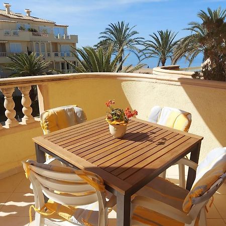 Estupendo Apartamento En Primera Linea De Playa Y Con Vistas Al Mar Denia Luaran gambar