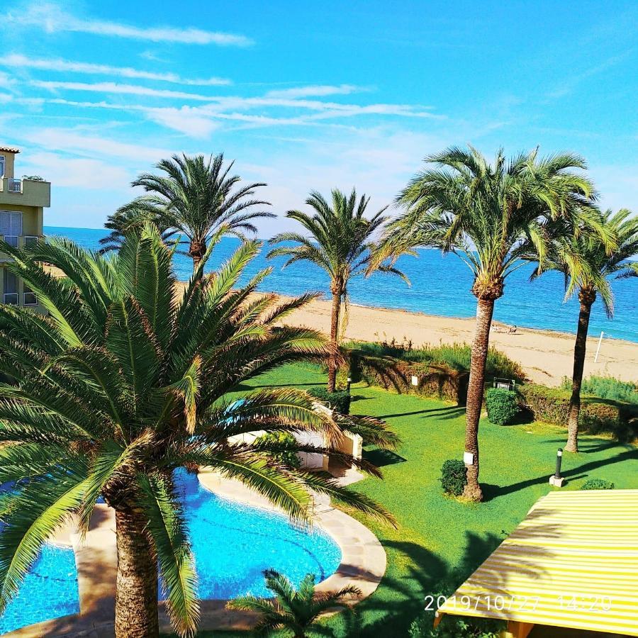 Estupendo Apartamento En Primera Linea De Playa Y Con Vistas Al Mar Denia Luaran gambar
