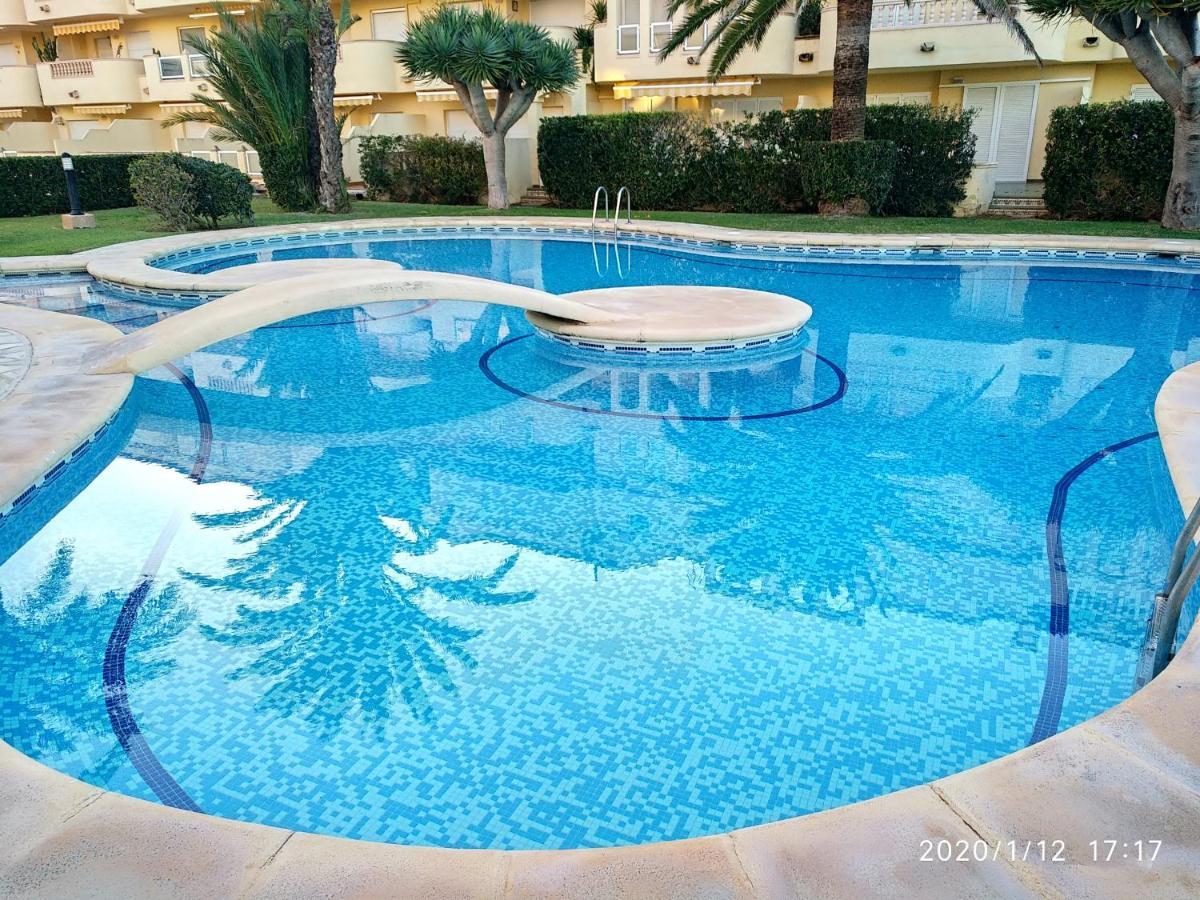 Estupendo Apartamento En Primera Linea De Playa Y Con Vistas Al Mar Denia Luaran gambar