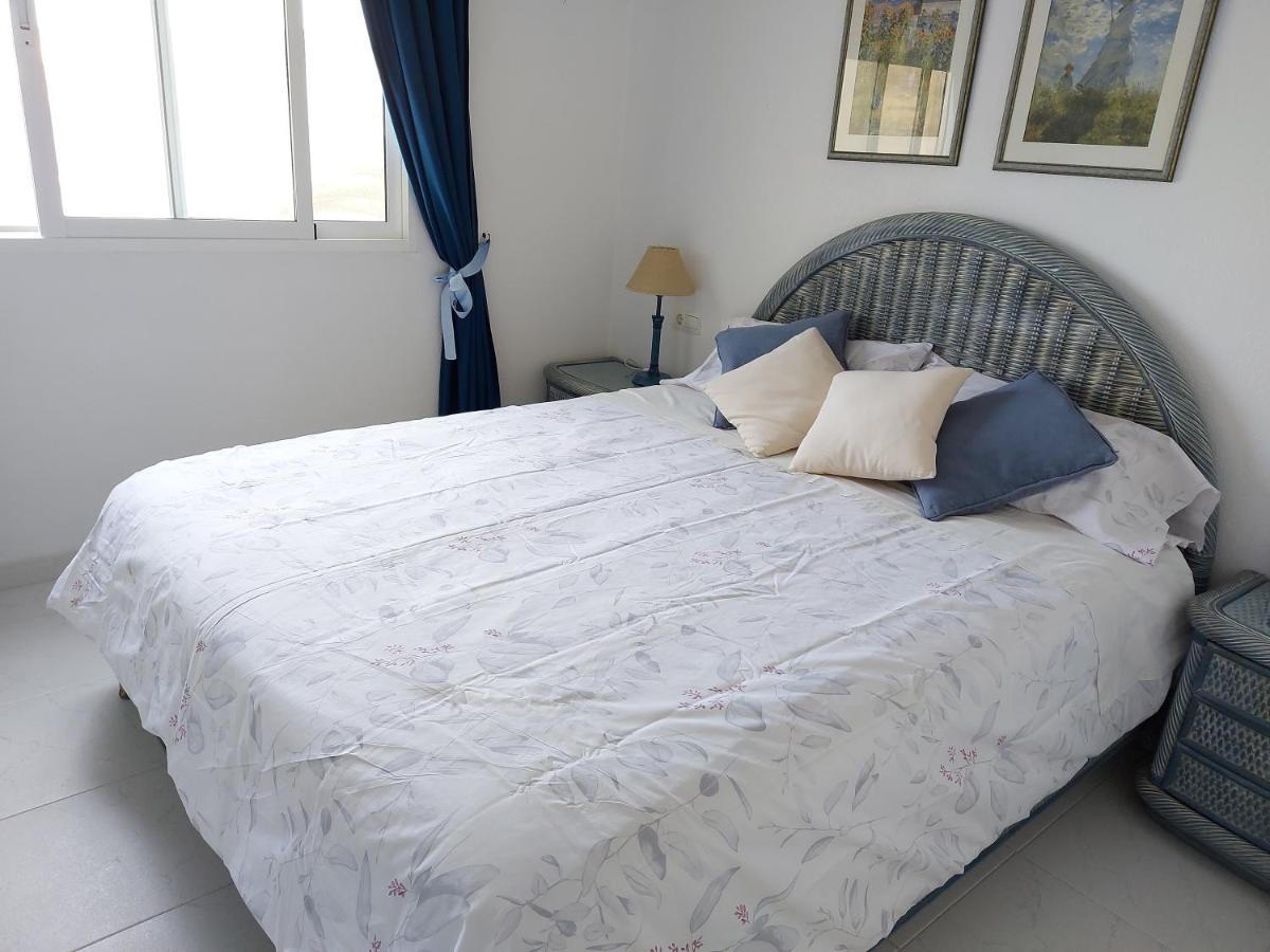 Estupendo Apartamento En Primera Linea De Playa Y Con Vistas Al Mar Denia Luaran gambar