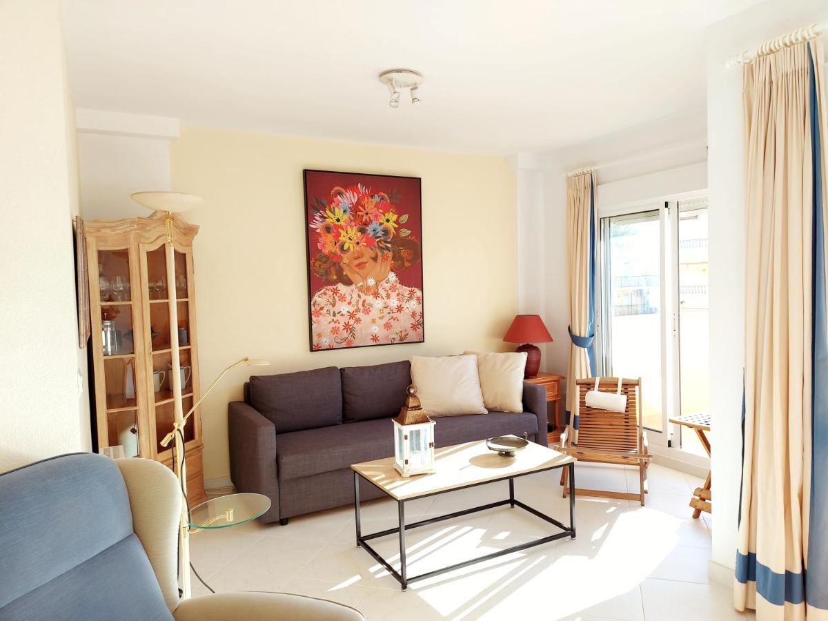 Estupendo Apartamento En Primera Linea De Playa Y Con Vistas Al Mar Denia Luaran gambar