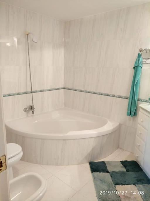 Estupendo Apartamento En Primera Linea De Playa Y Con Vistas Al Mar Denia Luaran gambar